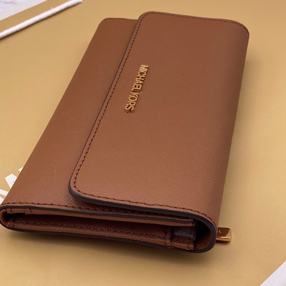 Michael Kors Trifold Wallet Luggage - Picture 4 of 9